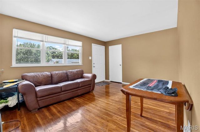 9151 Ramona Avenue, St John, MO 63121