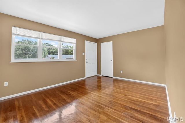 9151 Ramona Avenue, St John, MO 63121
