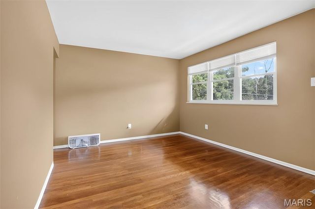 9151 Ramona Avenue, St John, MO 63121