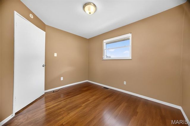 9151 Ramona Avenue, St John, MO 63121