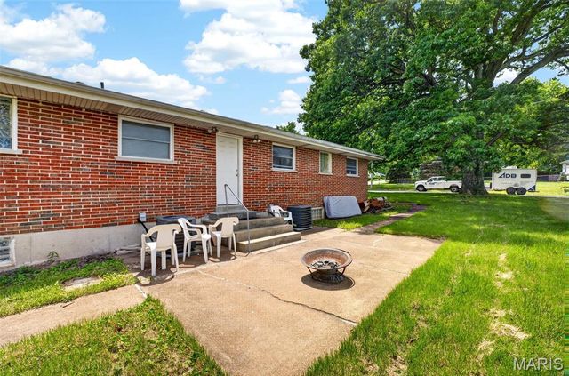 9151 Ramona Avenue, St John, MO 63121