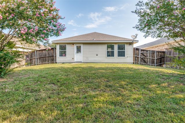 4033 Shawnee Trail, Heartland, TX 75126
