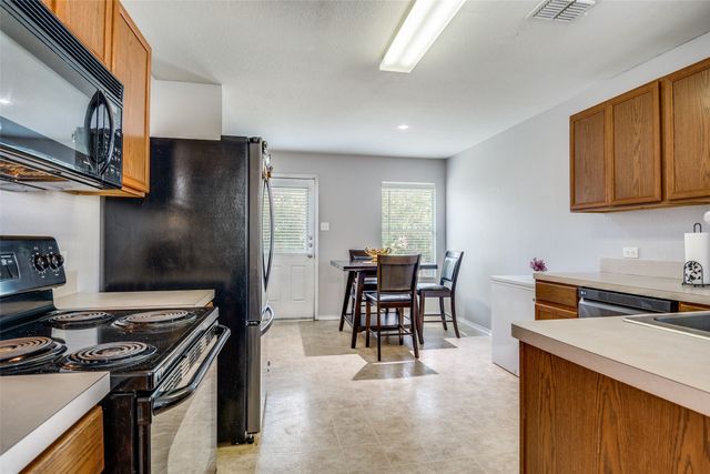 4033 Shawnee Trail, Heartland, TX 75126