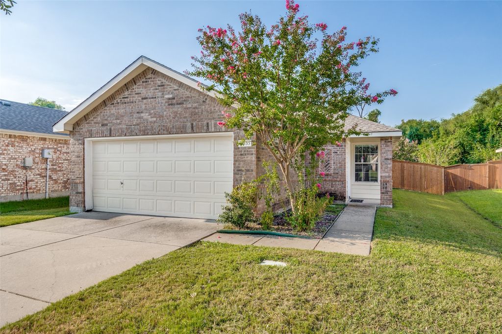 4033 Shawnee Trail, Heartland, TX 75126
