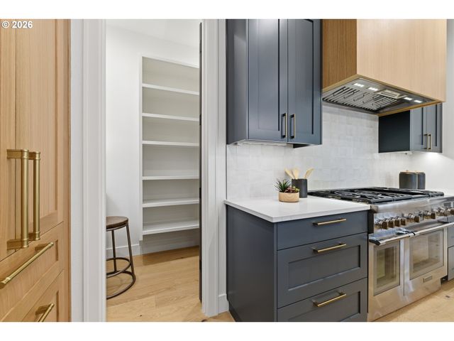 665 4TH St, Lake Oswego, OR 97034