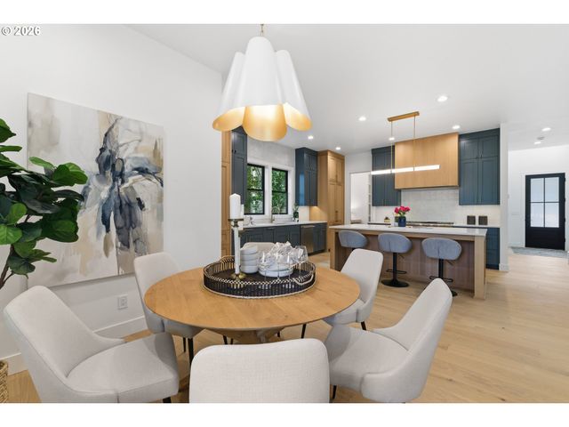 665 4TH St, Lake Oswego, OR 97034