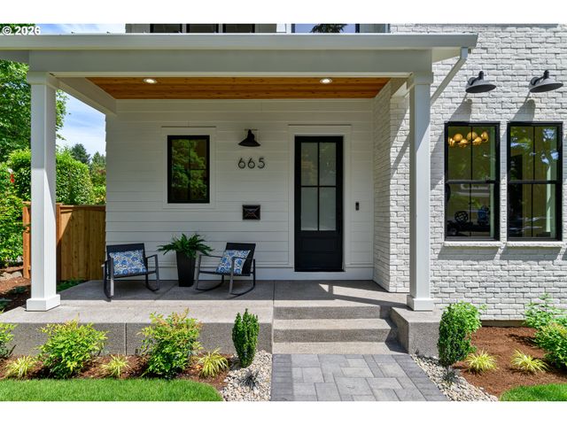 665 4TH St, Lake Oswego, OR 97034