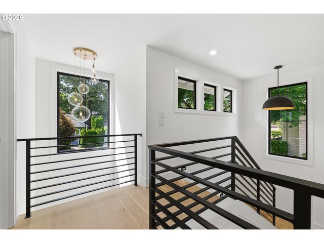 665 4TH St, Lake Oswego, OR 97034