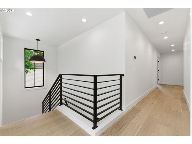 665 4TH St, Lake Oswego, OR 97034