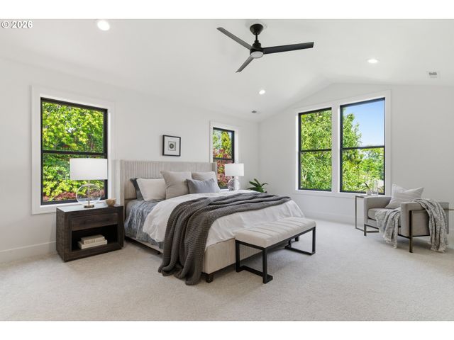 665 4TH St, Lake Oswego, OR 97034