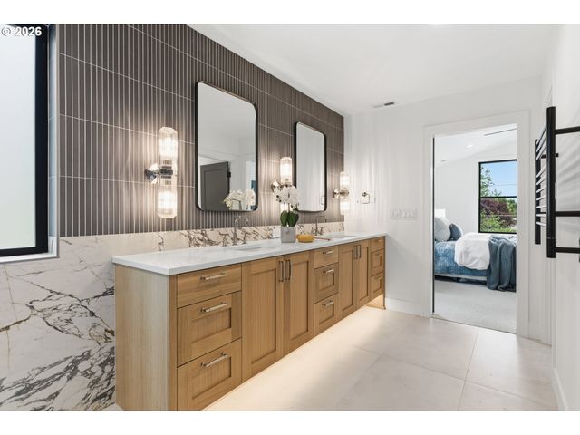 665 4TH St, Lake Oswego, OR 97034