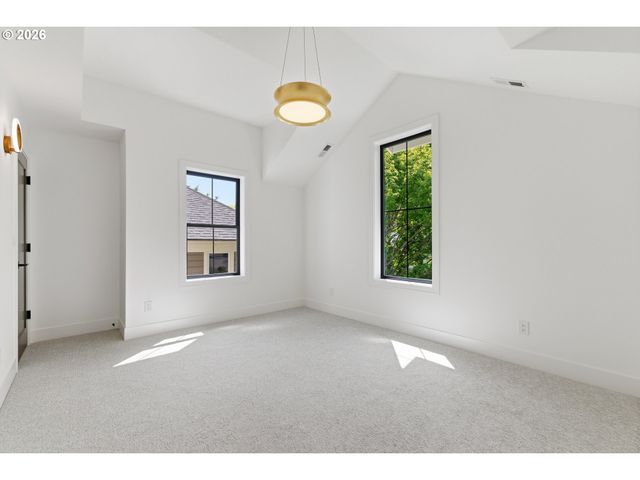 665 4TH St, Lake Oswego, OR 97034