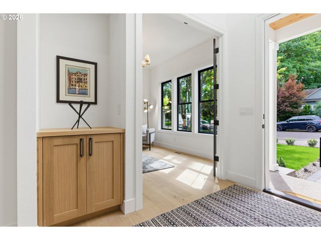 665 4TH St, Lake Oswego, OR 97034