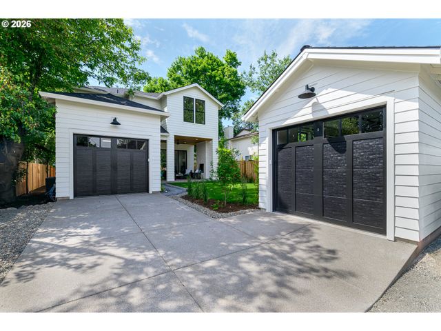665 4TH St, Lake Oswego, OR 97034