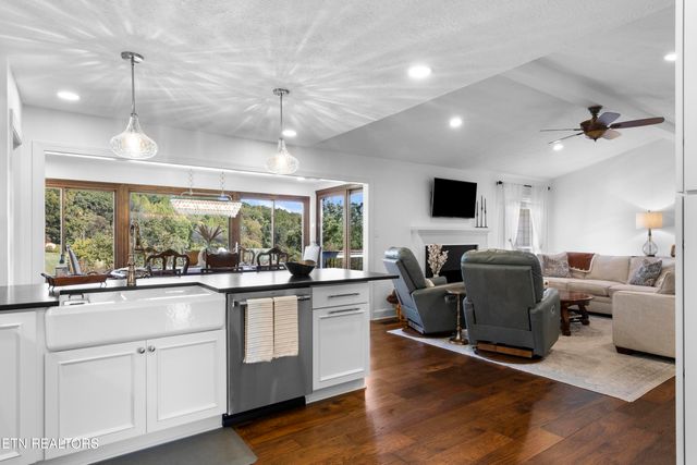 101 Ostenbarker St, Maryville, TN 37804