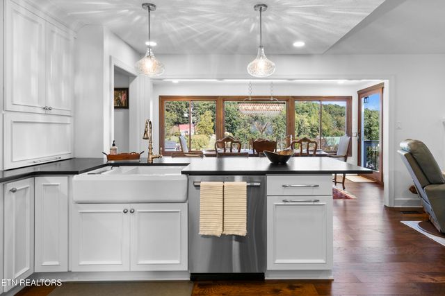 101 Ostenbarker St, Maryville, TN 37804