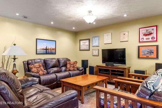 101 Ostenbarker St, Maryville, TN 37804