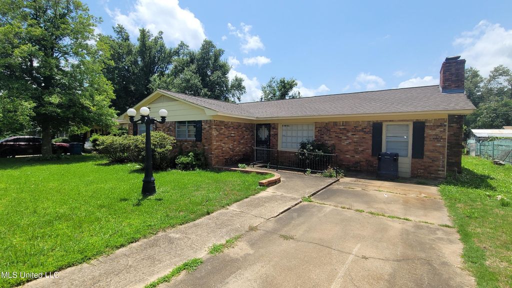 1577 Azalea Street, Clarksdale, MS 38614