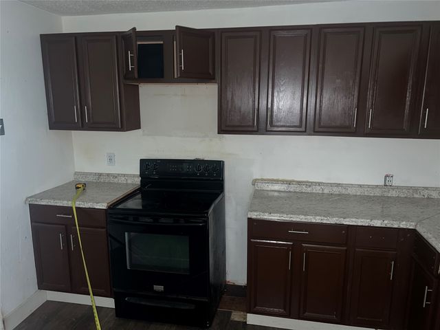 1530 Hillcrest Street, Mesquite, TX 75149