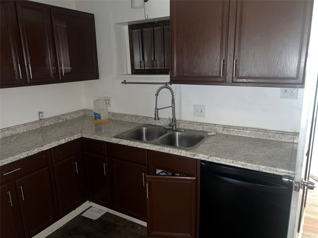 1530 Hillcrest Street, Mesquite, TX 75149