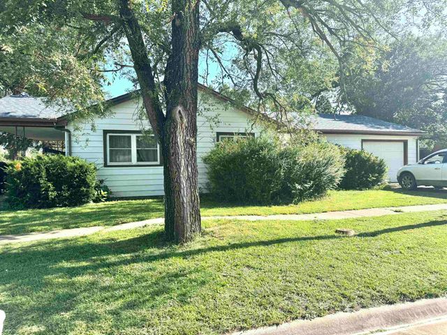 103 S Church St, Udall, KS 67146