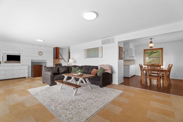 507 W Hensley Street, Branson, MO 65616