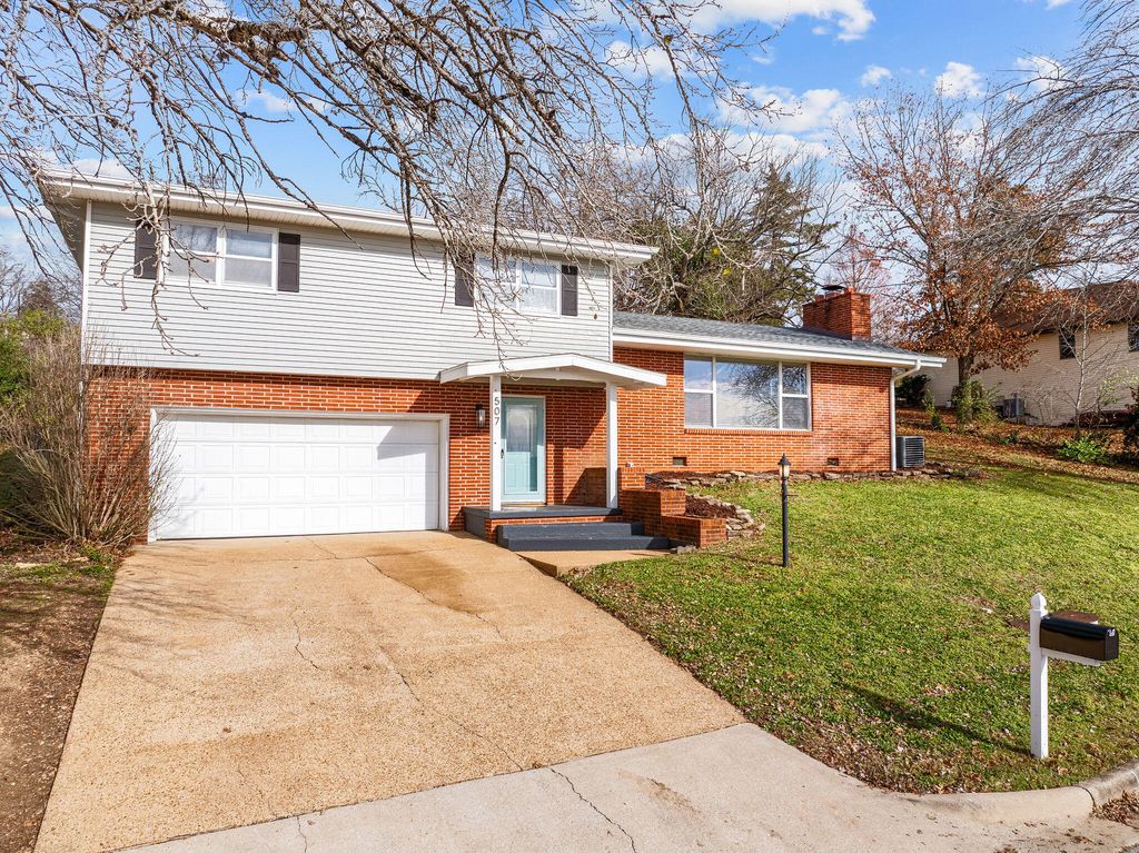 507 W Hensley Street, Branson, MO 65616
