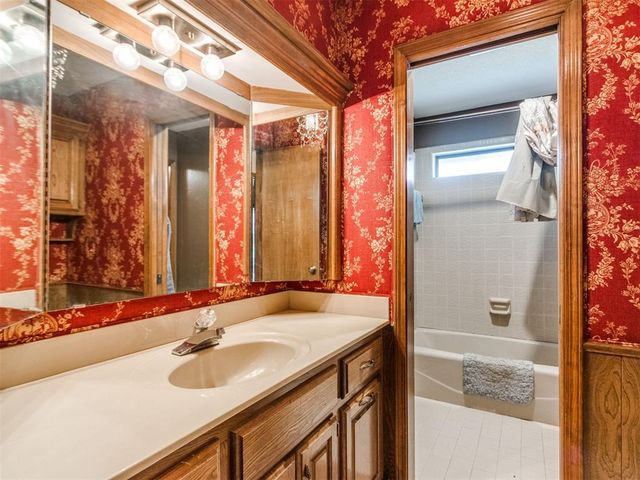 6105 Sudbury Drive, Oklahoma City, OK 73162