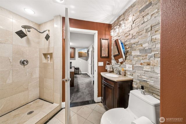 6804 Vandermark Road, Bonney Lake, WA 98391