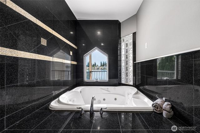6804 Vandermark Road, Bonney Lake, WA 98391