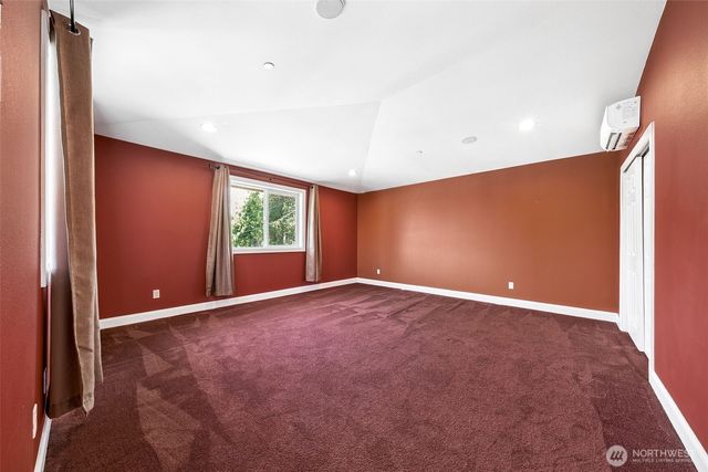 6804 Vandermark Road, Bonney Lake, WA 98391