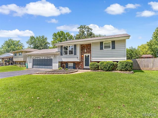 41 Steelecrest Lane, Granite City, IL 62040