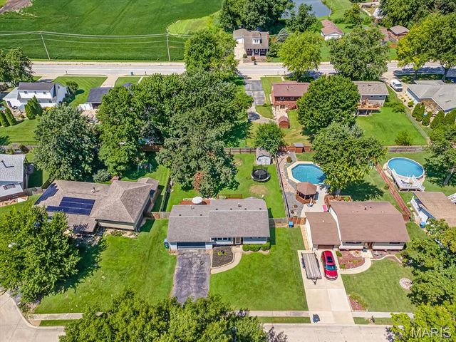 41 Steelecrest Lane, Granite City, IL 62040
