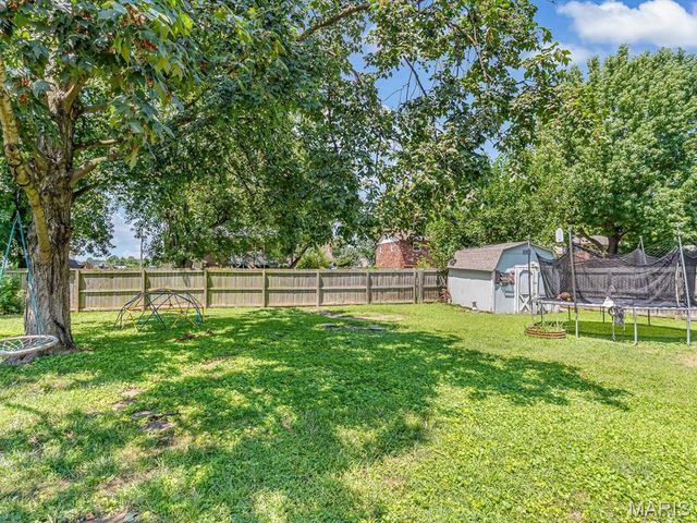41 Steelecrest Lane, Granite City, IL 62040