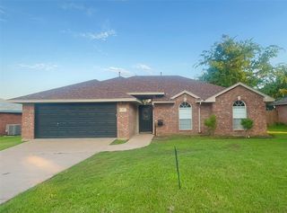 305 Newfield Street, Venus, TX 76084