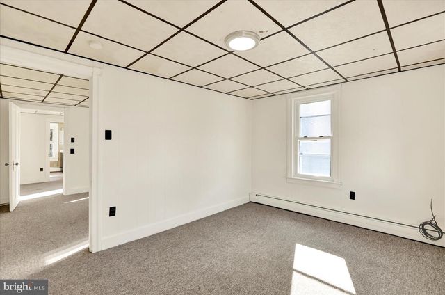 23 N FRONT ST, Womelsdorf, PA 19567