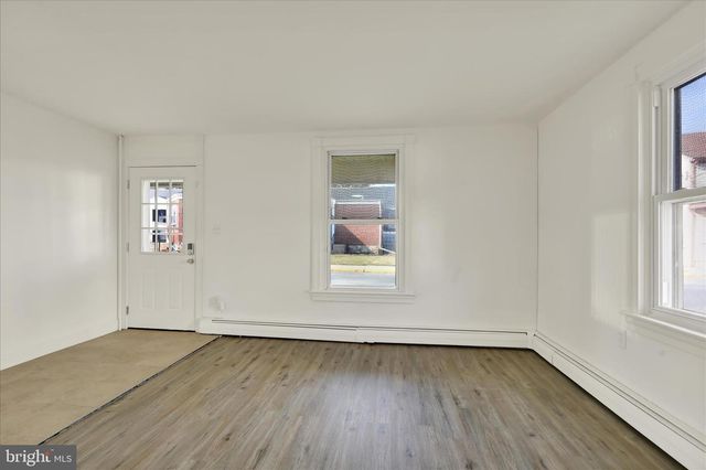 23 N FRONT ST, Womelsdorf, PA 19567