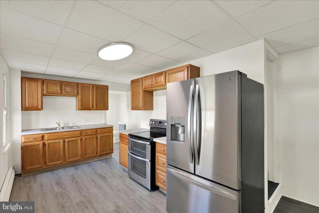 23 N FRONT ST, Womelsdorf, PA 19567