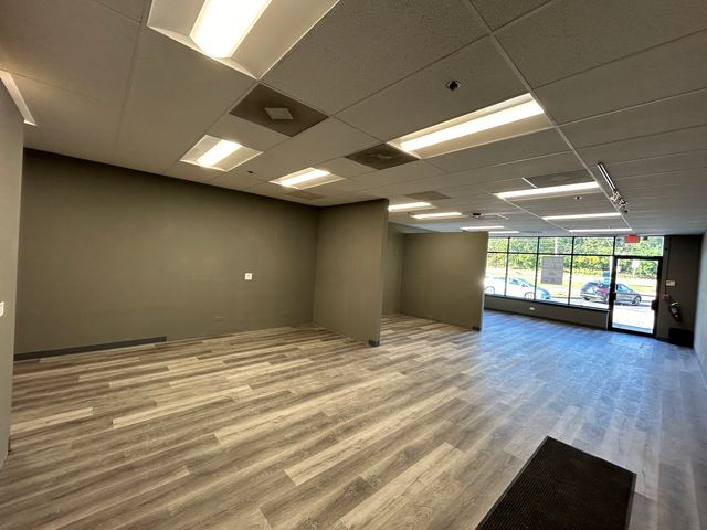 1520 W Algonquin Road, Palatine, IL 60067