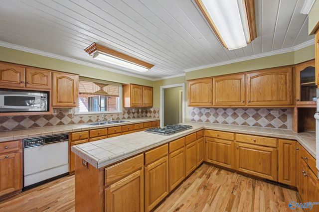 2050 County Road 214, Moulton, AL 35650