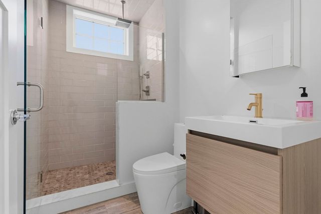 10R Spring Garden St 3, Boston, MA 02125