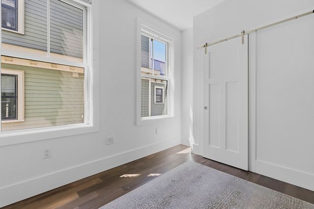 10R Spring Garden St 3, Boston, MA 02125