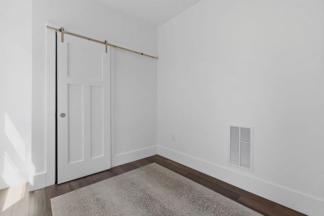 10R Spring Garden St 3, Boston, MA 02125