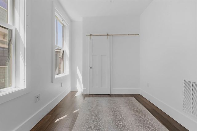 10R Spring Garden St 3, Boston, MA 02125