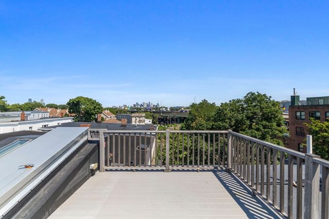 10R Spring Garden St 3, Boston, MA 02125
