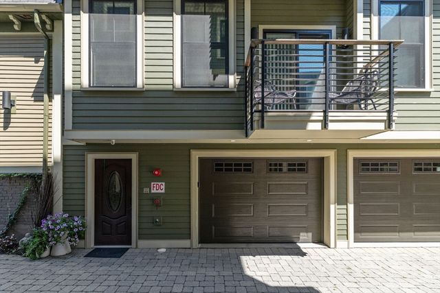 10R Spring Garden St 3, Boston, MA 02125