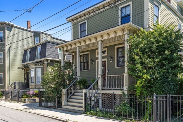 10R Spring Garden St 3, Boston, MA 02125