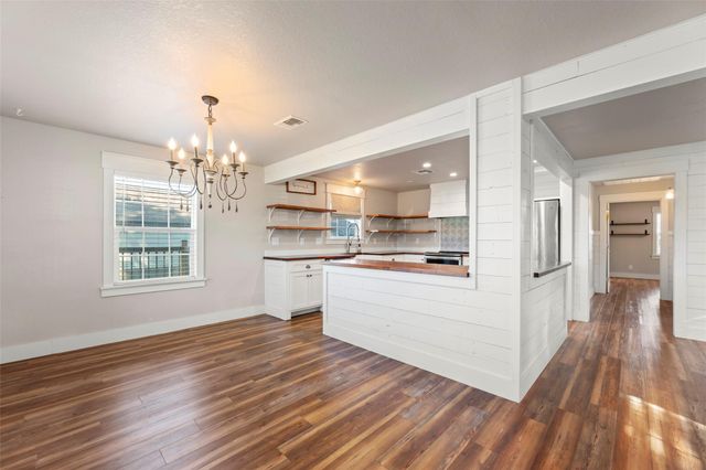 210 W Mulberry Avenue, Wharton, TX 77488