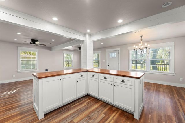 210 W Mulberry Avenue, Wharton, TX 77488