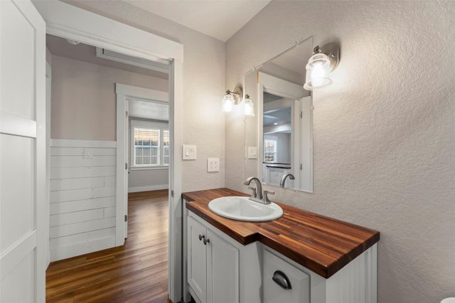 210 W Mulberry Avenue, Wharton, TX 77488